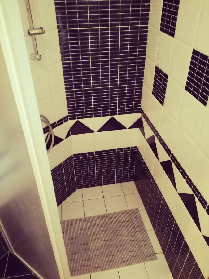Room Kris With Private Entrance & Private Bathroom Vilanija Exterior foto