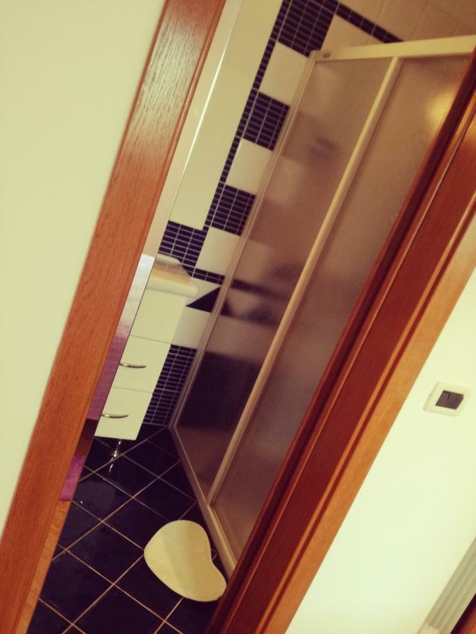 Room Kris With Private Entrance & Private Bathroom Vilanija Exterior foto